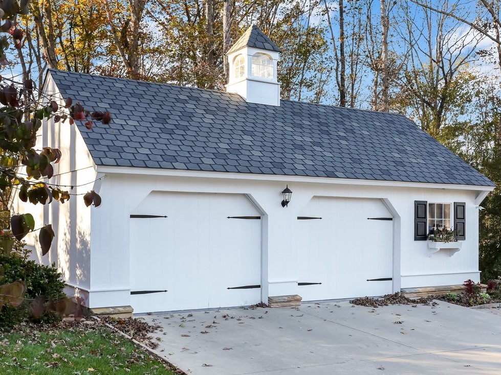 White Carriage House Garage individual-detail-paint
